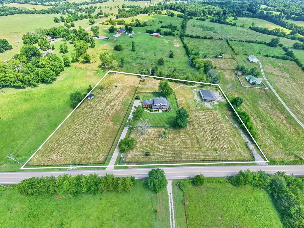 6738 Flat Creek Road College Grove TN 37046