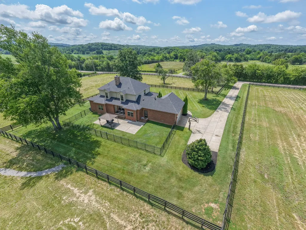 6738 Flat Creek Road College Grove TN 37046