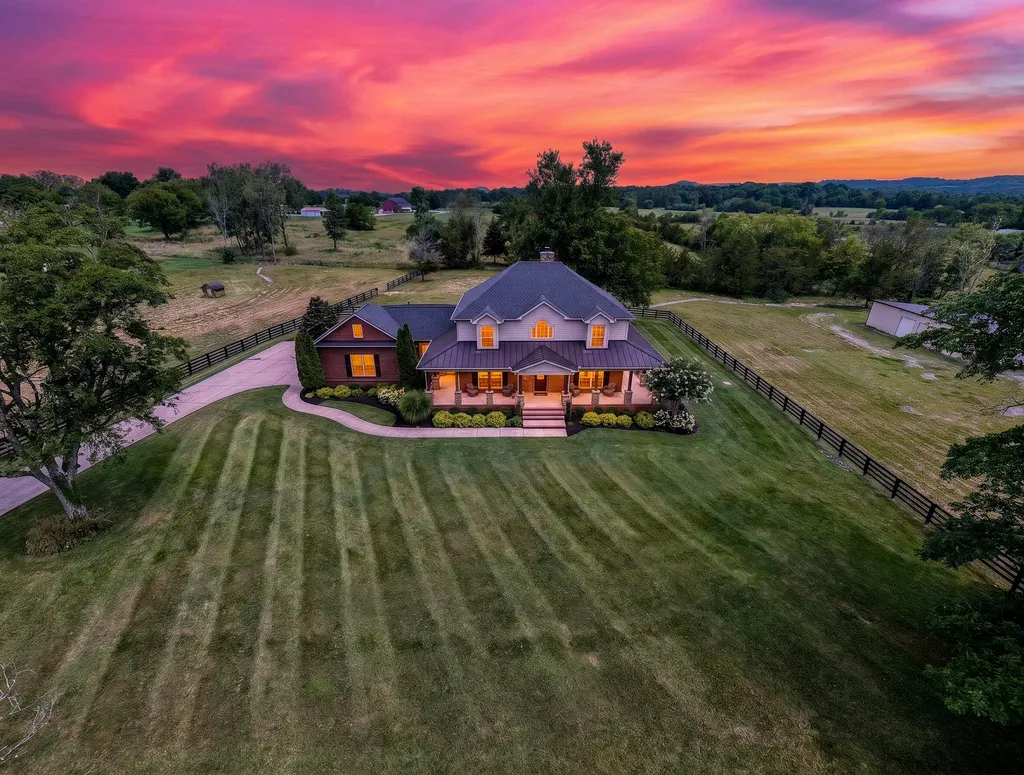 6738 Flat Creek Road College Grove TN 37046