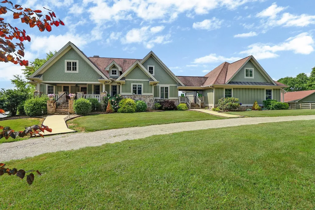 1201 Bridle Trail Spencer TN 38585