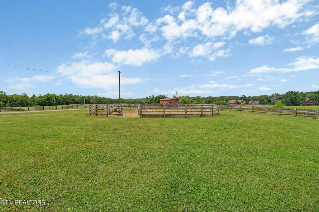 1201 Bridle Trail Spencer TN 38585