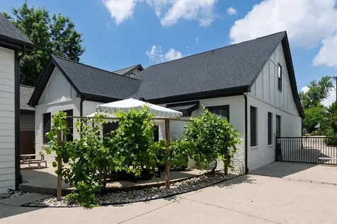 933 Kirkwood Avenue Nashville TN 37204