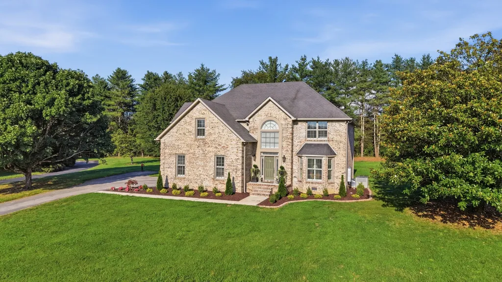 108 Kings Place Tullahoma TN 37388