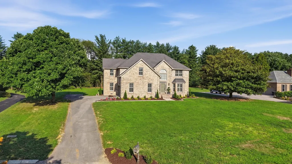 108 Kings Place Tullahoma TN 37388