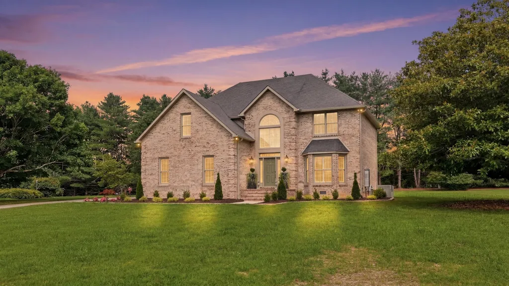 108 Kings Place Tullahoma TN 37388