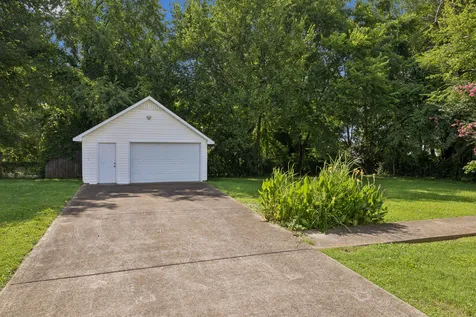 2116 Denham Avenue Columbia TN 38401