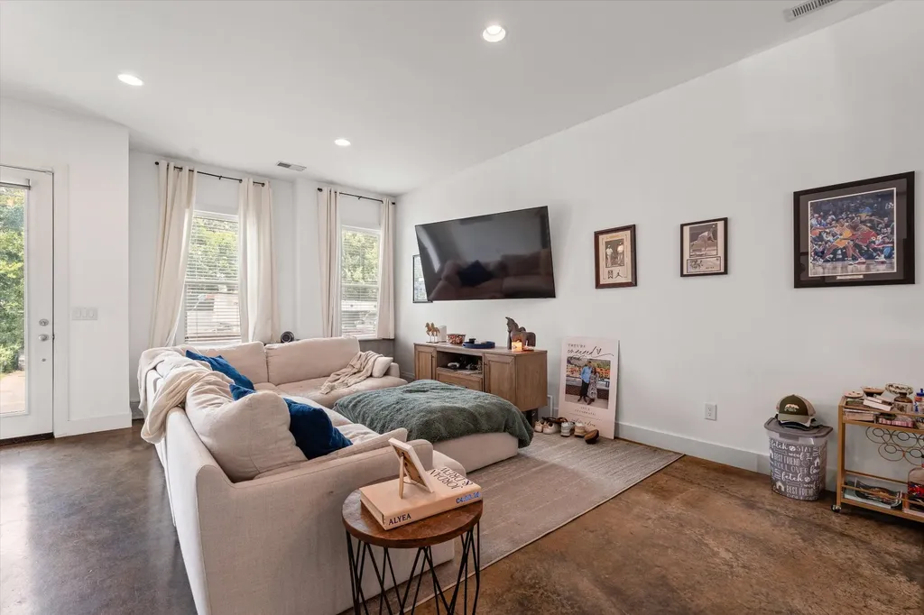 672 James Avenue Nashville TN 37209