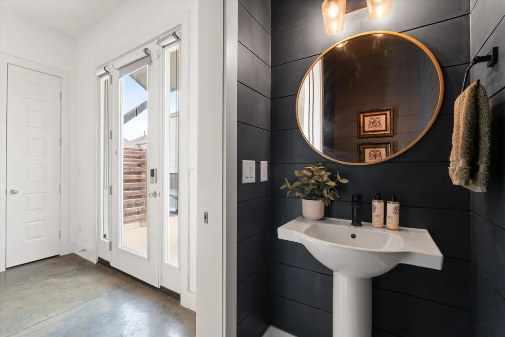 672 James Avenue Nashville TN 37209