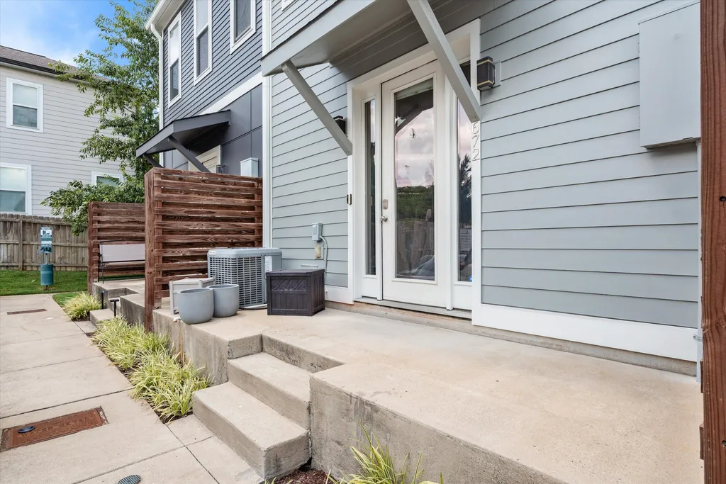 672 James Avenue Nashville TN 37209
