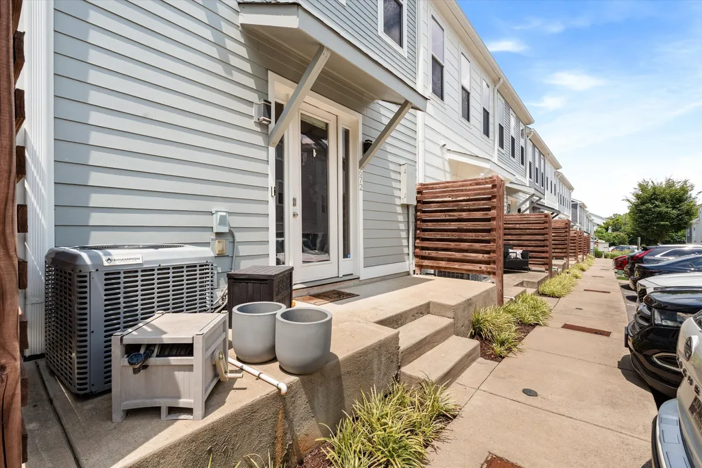 672 James Avenue Nashville TN 37209