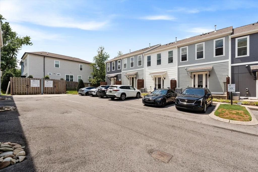 672 James Avenue Nashville TN 37209