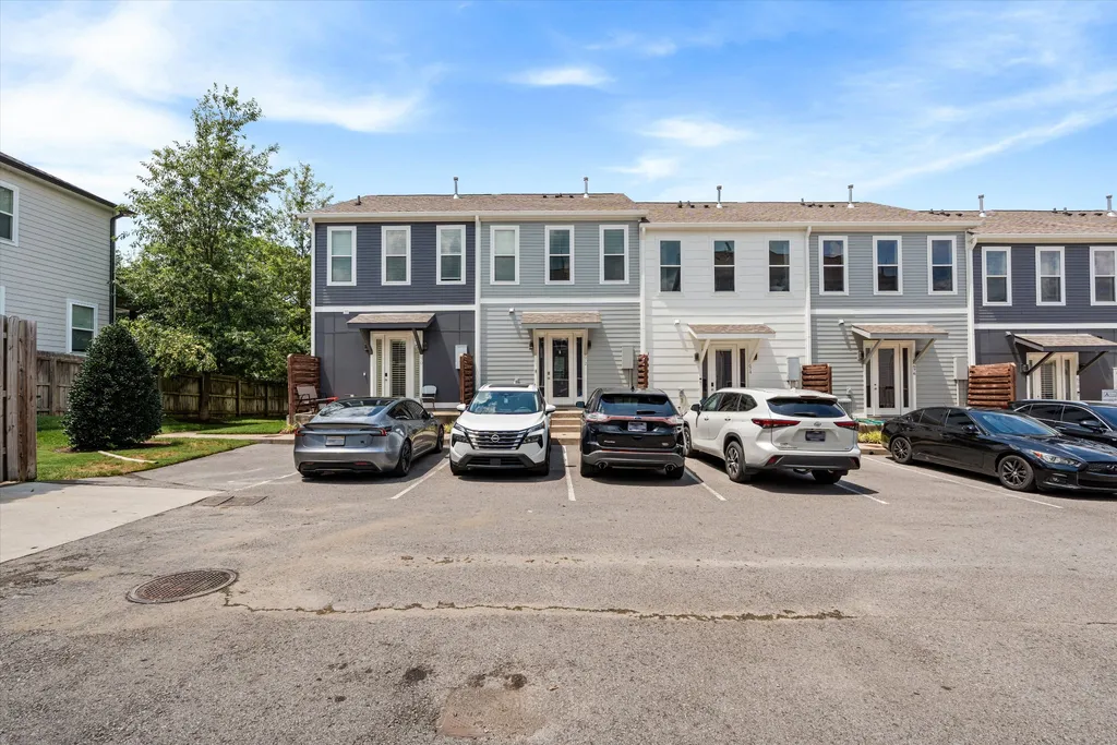 672 James Avenue Nashville TN 37209