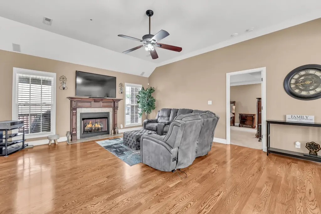 598 Press Grove Drive Clarksville TN 37043