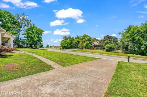 541 Sandy Springs Road Maryville TN 37803