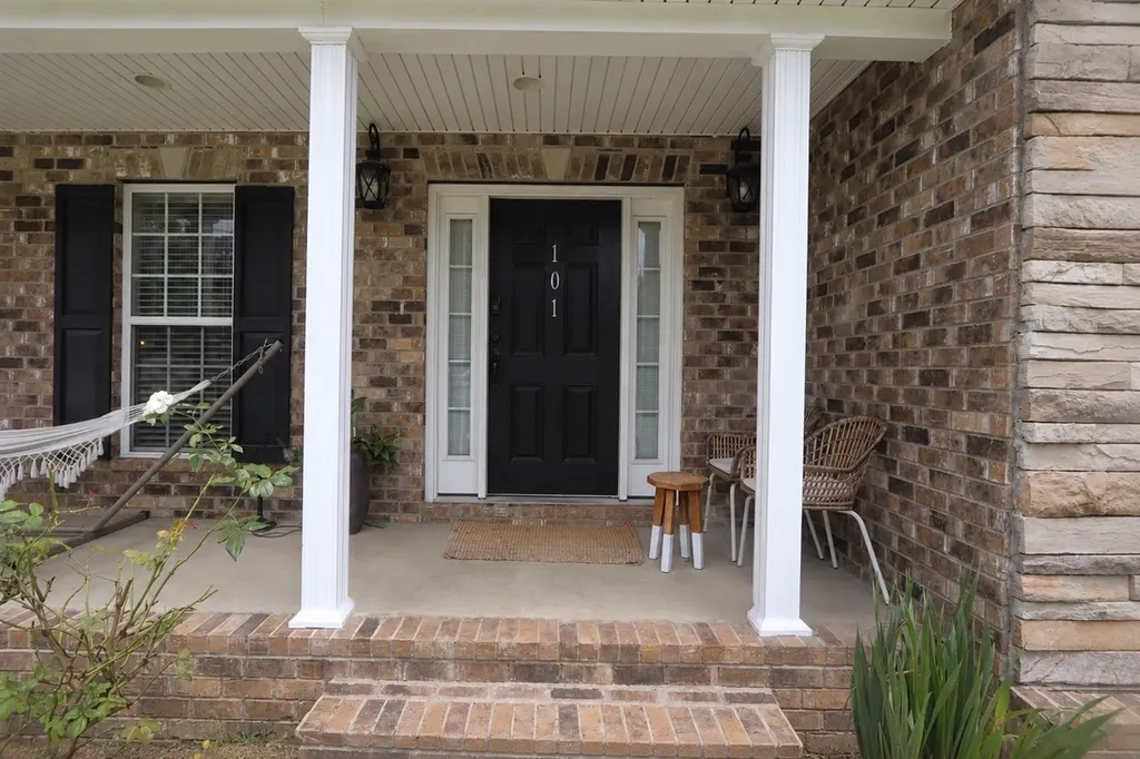 101 Brook Hollow Court Bon Aqua TN 37025