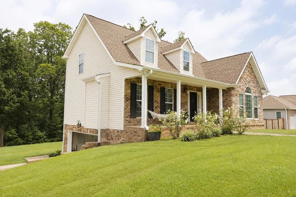 101 Brook Hollow Court Bon Aqua TN 37025