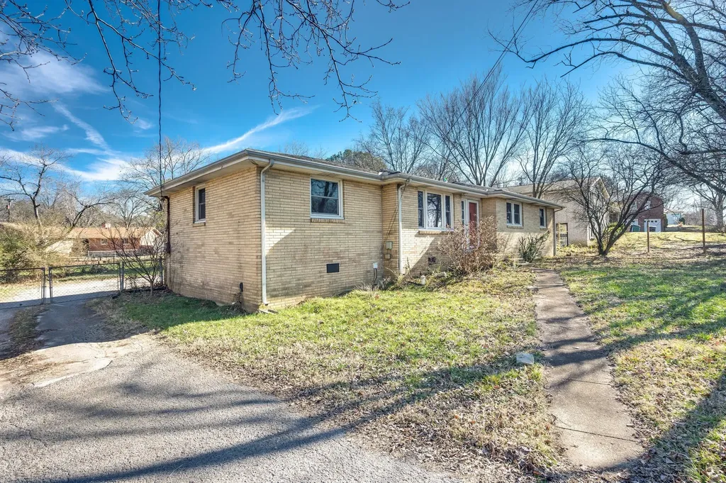 5122 Edmondson Pike Nashville TN 37211