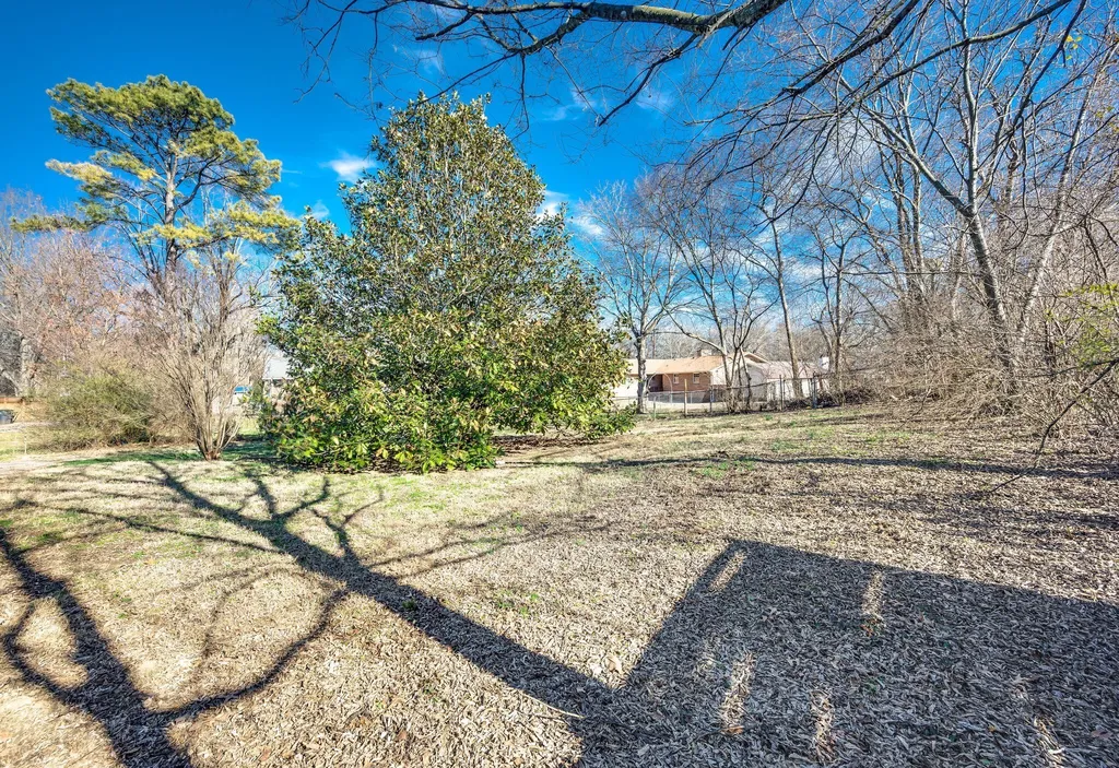 5122 Edmondson Pike Nashville TN 37211