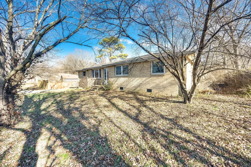 5122 Edmondson Pike Nashville TN 37211
