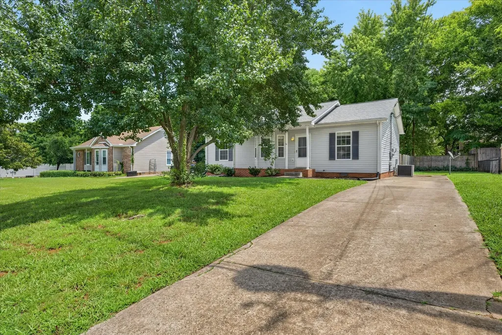 2831 Teakwood Drive Clarksville TN 37040