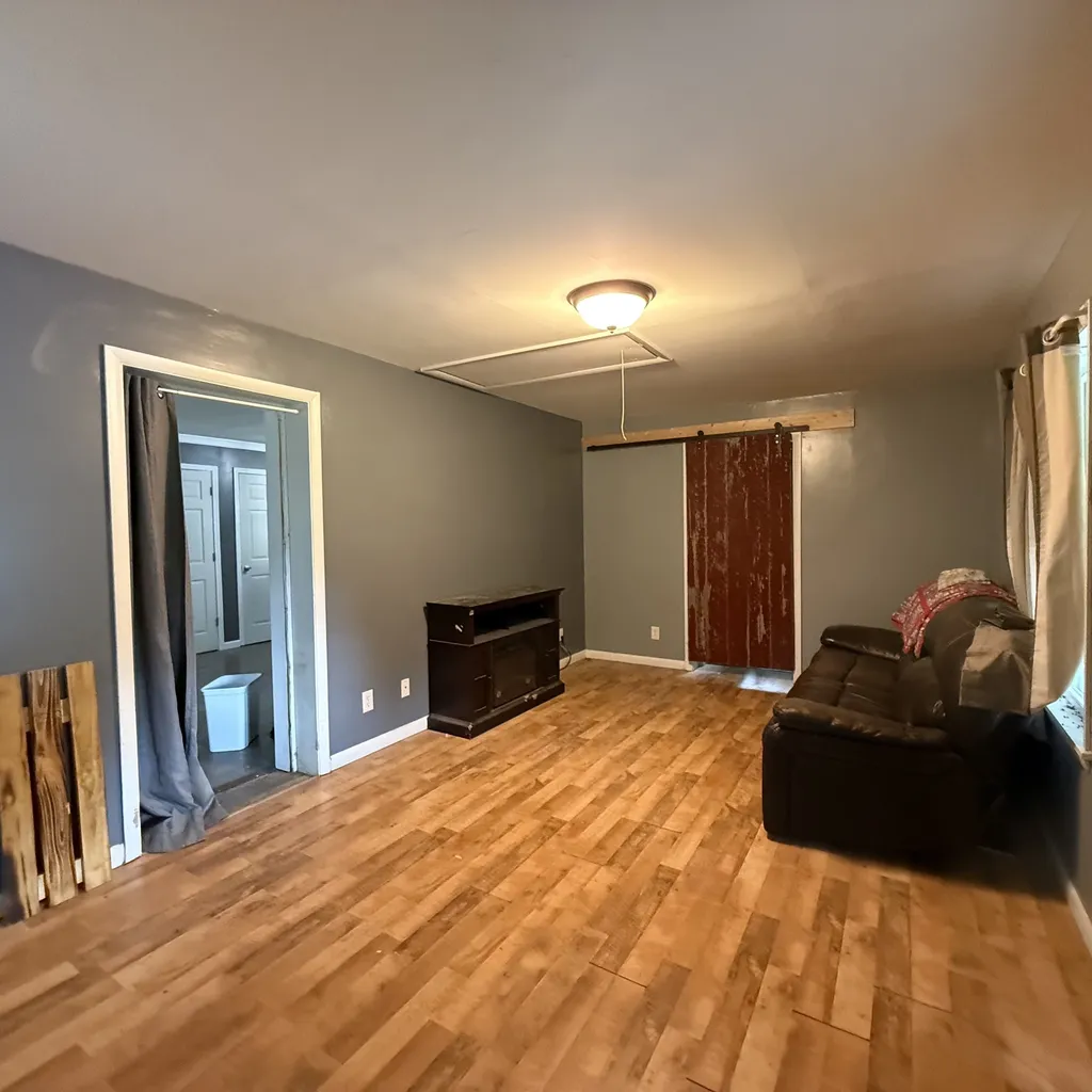2625 Wartrace Highway Whitleyville TN 38588
