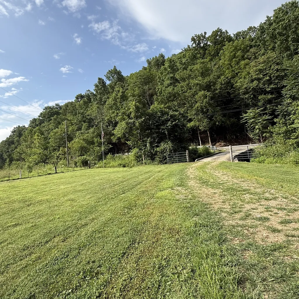 2625 Wartrace Highway Whitleyville TN 38588