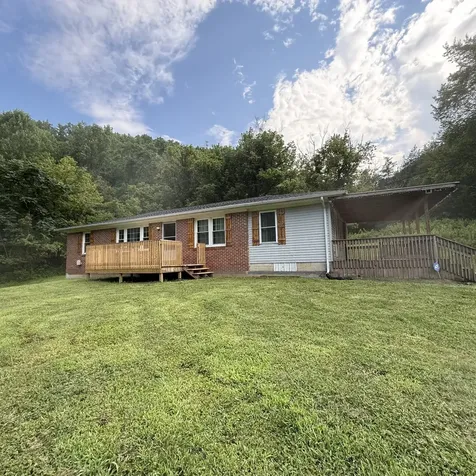 2625 Wartrace Highway Whitleyville TN 38588