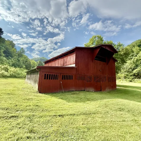 2625 Wartrace Highway Whitleyville TN 38588