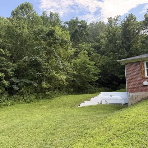 2625 Wartrace Highway Whitleyville TN 38588