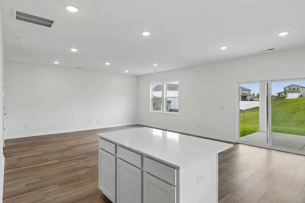 3274 Barrel Oak Pass Columbia TN 38401
