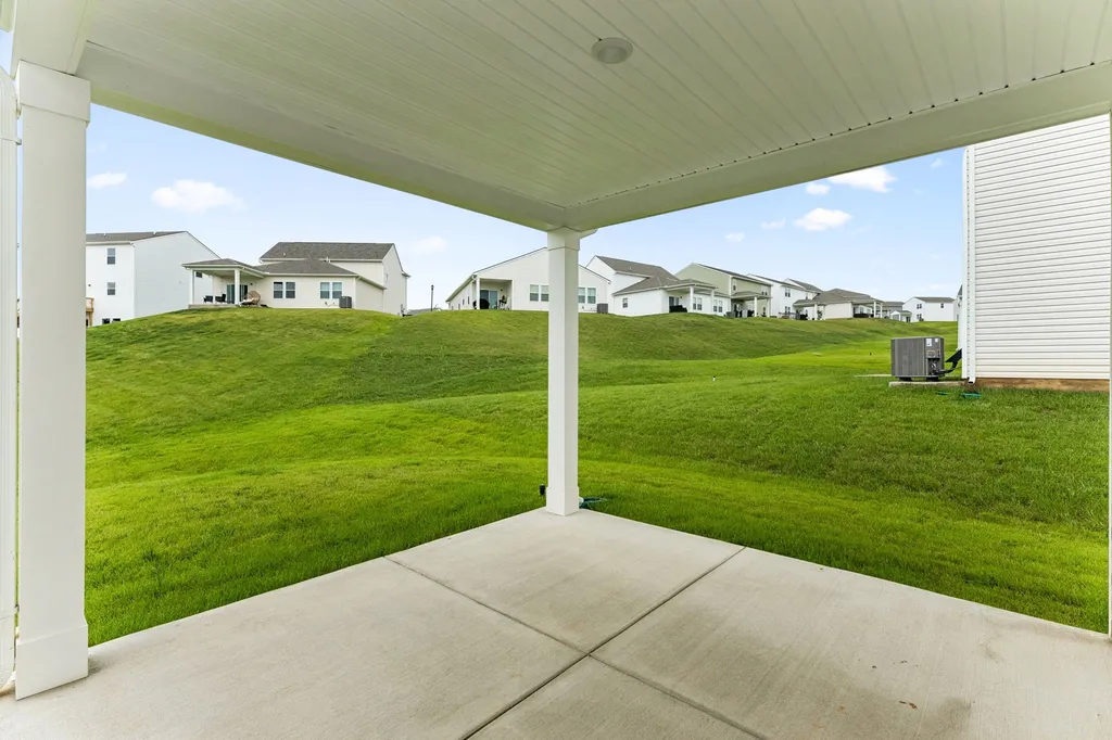 3274 Barrel Oak Pass Columbia TN 38401