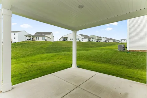 3274 Barrel Oak Pass Columbia TN 38401