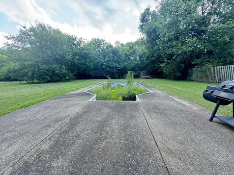 4139 Hampshire Pike Hampshire TN 38461