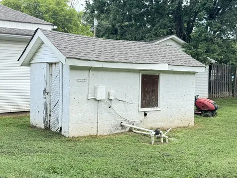 4139 Hampshire Pike Hampshire TN 38461