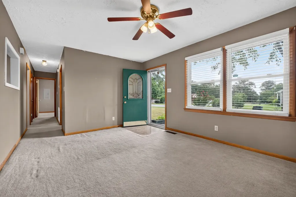 1201 Earl Avenue Smithville TN 37166