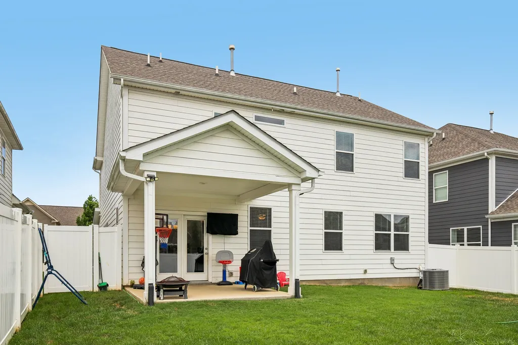 5627 Heirloom Drive Murfreesboro TN 37129