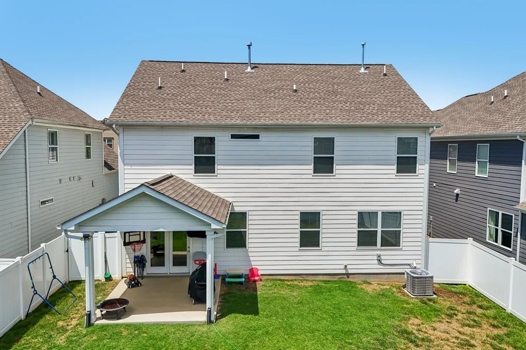 5627 Heirloom Drive Murfreesboro TN 37129