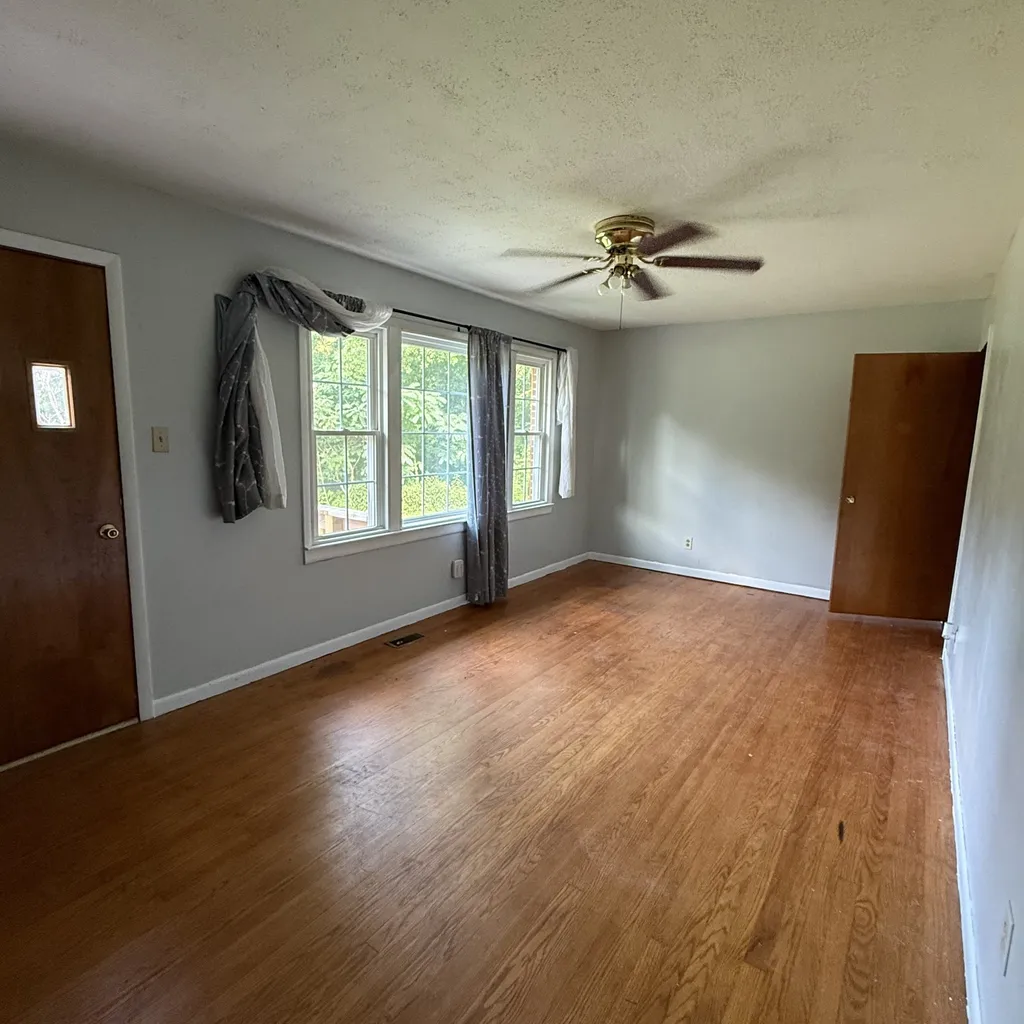 2625 Wartrace Highway Pleasant Shade TN 37145