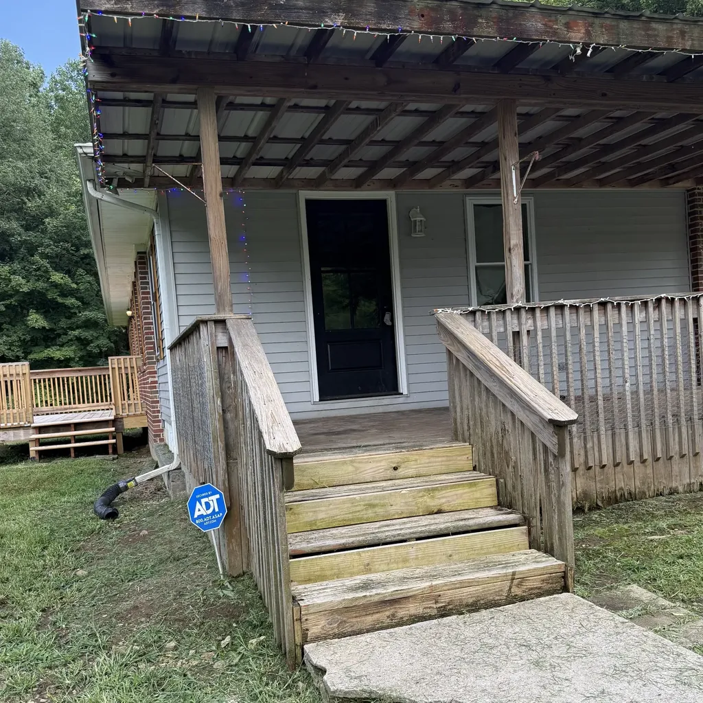 2625 Wartrace Highway Pleasant Shade TN 37145