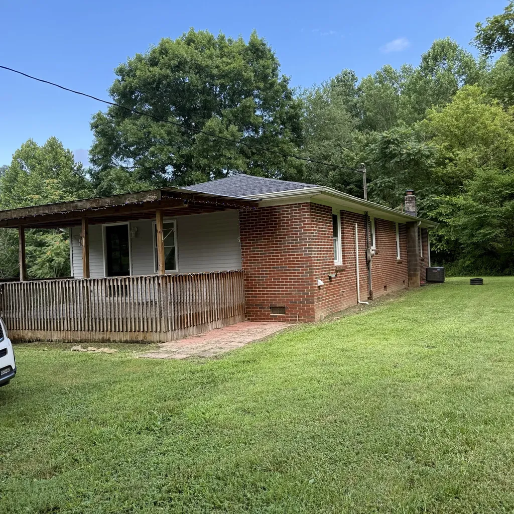 2625 Wartrace Highway Pleasant Shade TN 37145