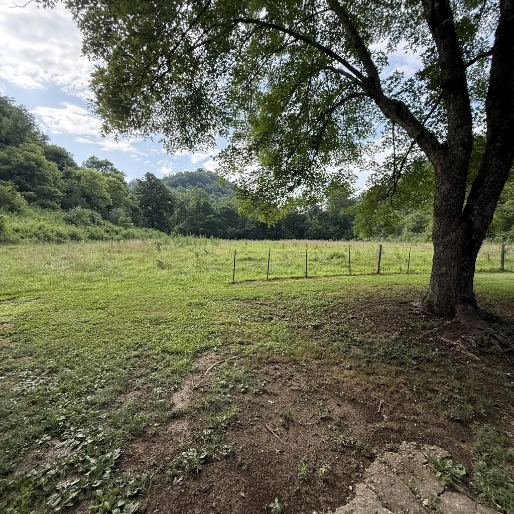 2625 Wartrace Highway Pleasant Shade TN 37145