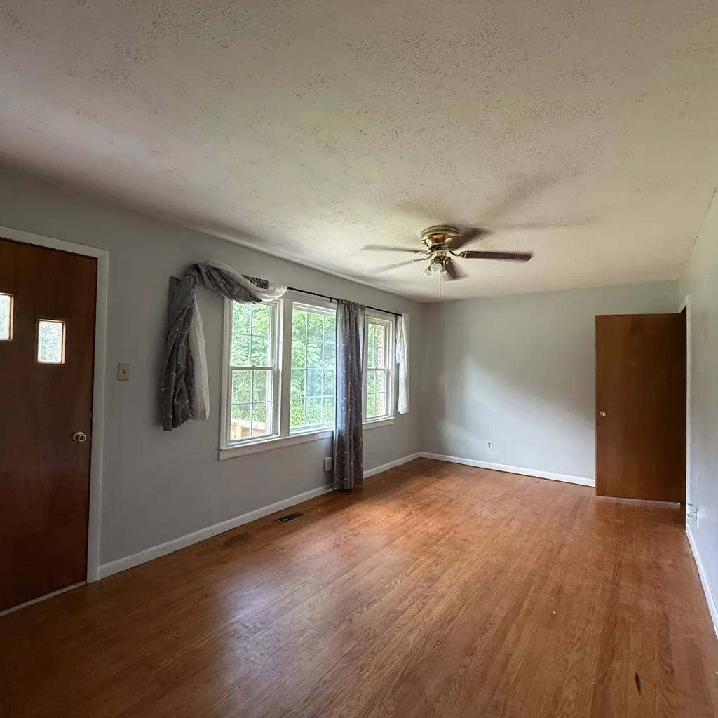 2625 Wartrace Highway Pleasant Shade TN 37145