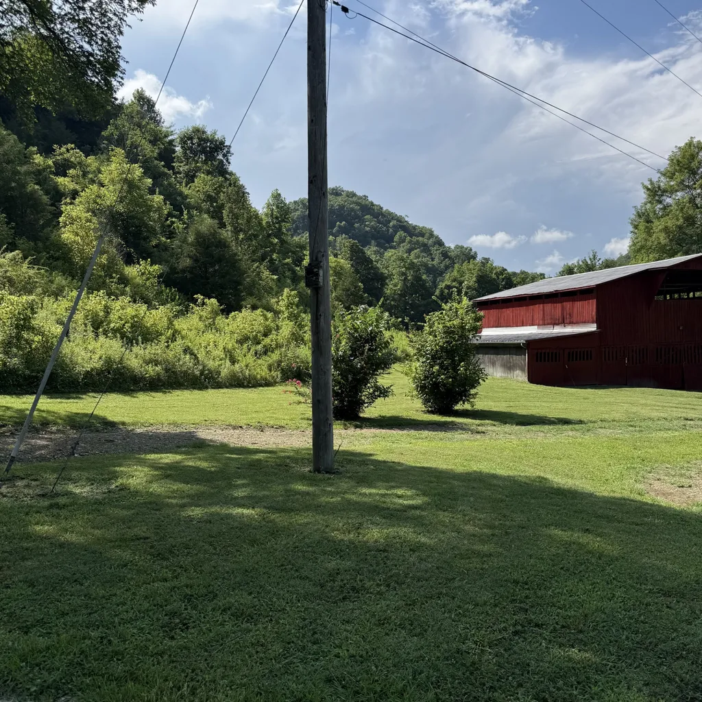 2625 Wartrace Highway Pleasant Shade TN 37145