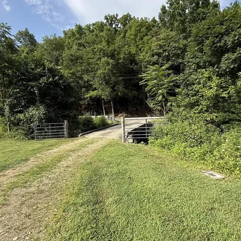 2625 Wartrace Highway Pleasant Shade TN 37145