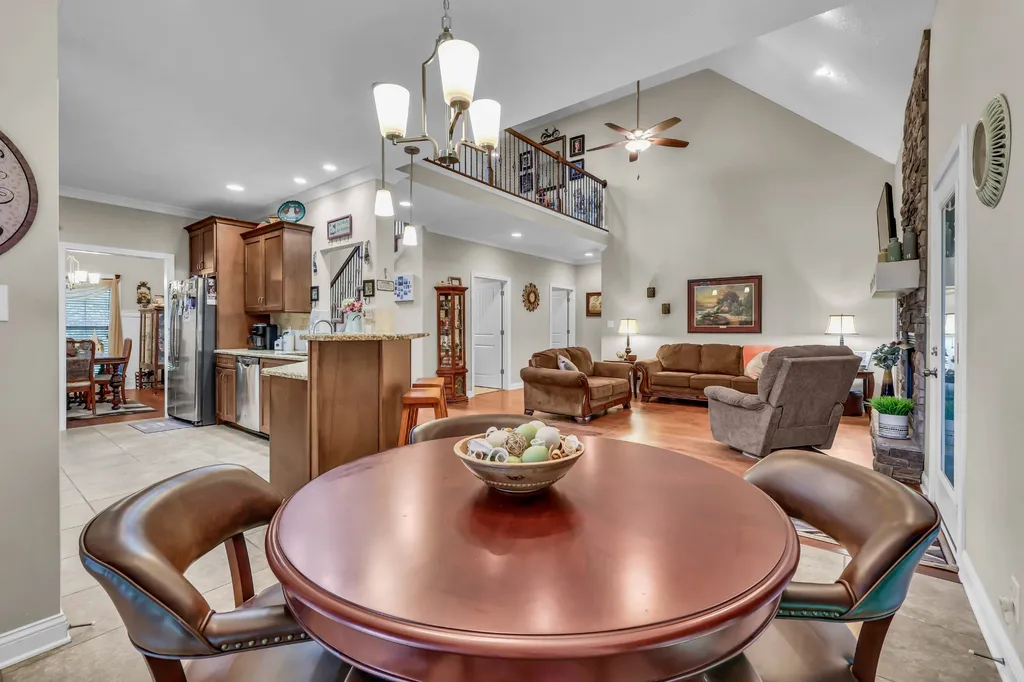 101 Vannoak Drive Clarksville TN 37043