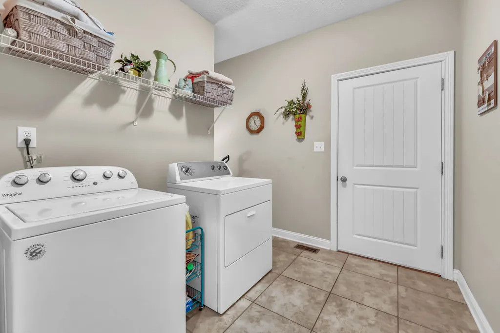 101 Vannoak Drive Clarksville TN 37043