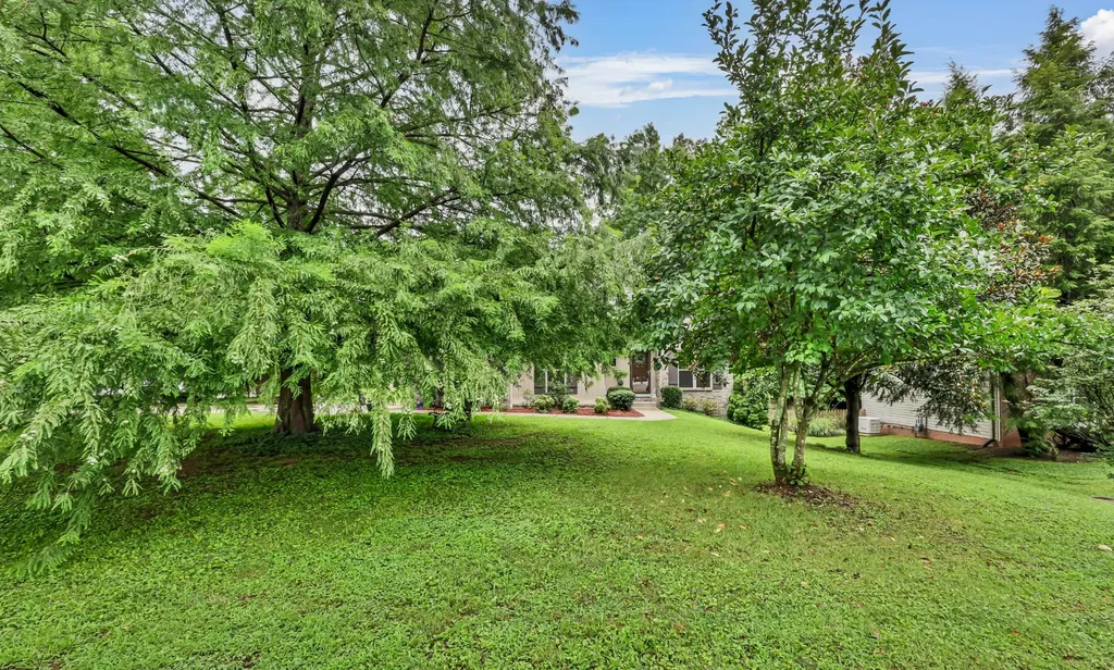 101 Vannoak Drive Clarksville TN 37043