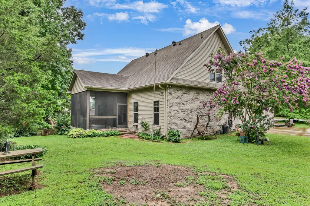 101 Vannoak Drive Clarksville TN 37043