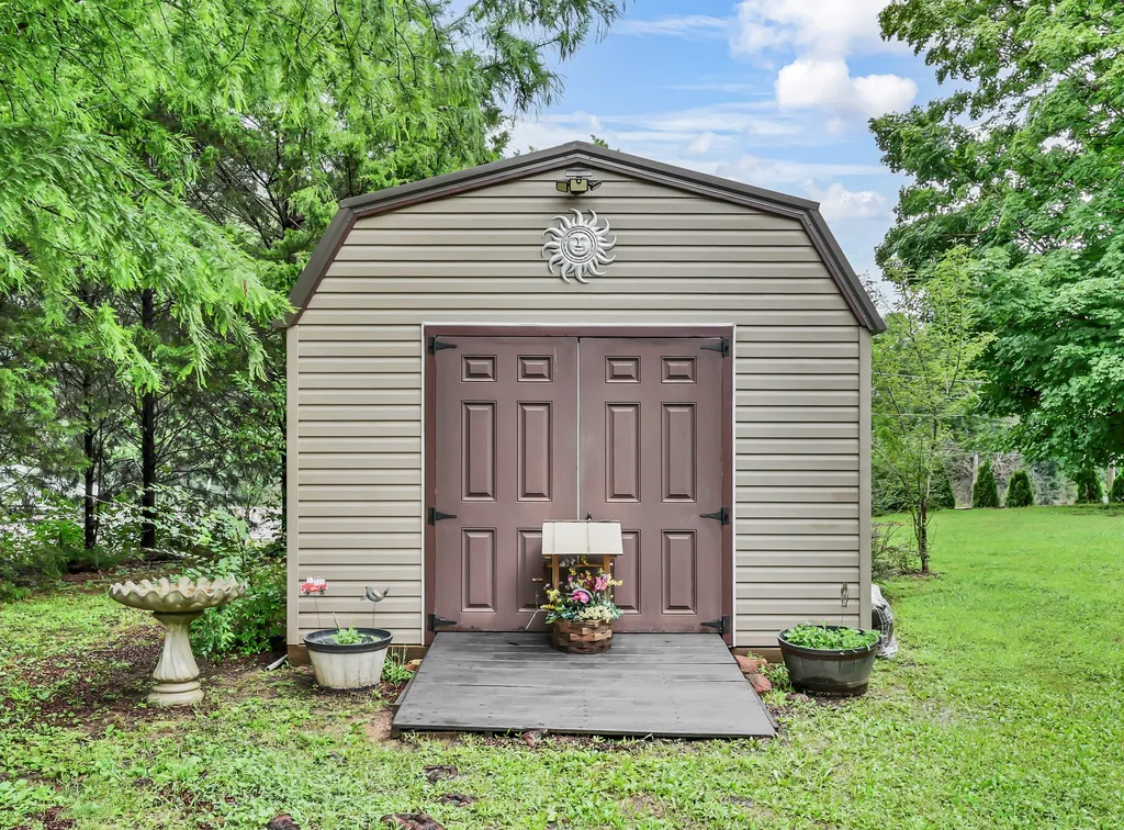 101 Vannoak Drive Clarksville TN 37043
