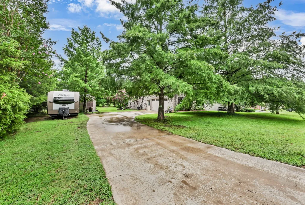 101 Vannoak Drive Clarksville TN 37043